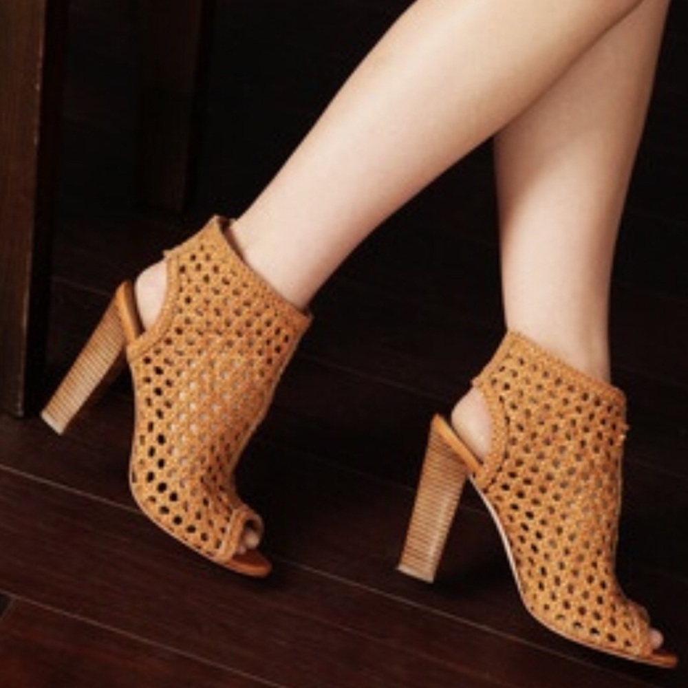 Candela BLACK Weaved Loro Heel 💜